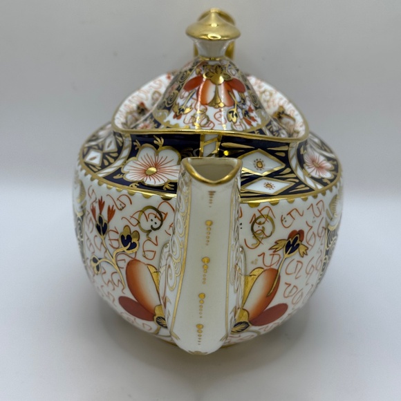 Royal Crown Derby Imari 2451 Partial Teapot. Large 6 cup teapot dated 1939. - Picture 5 of 17